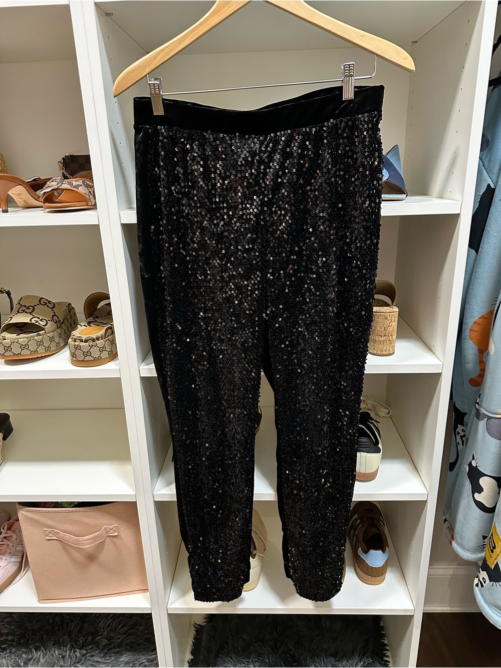 NWOT Chico’s sequin/velour pants size .5